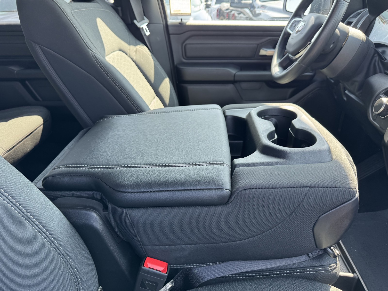 2025 Ram 1500 Tradesman photo 8