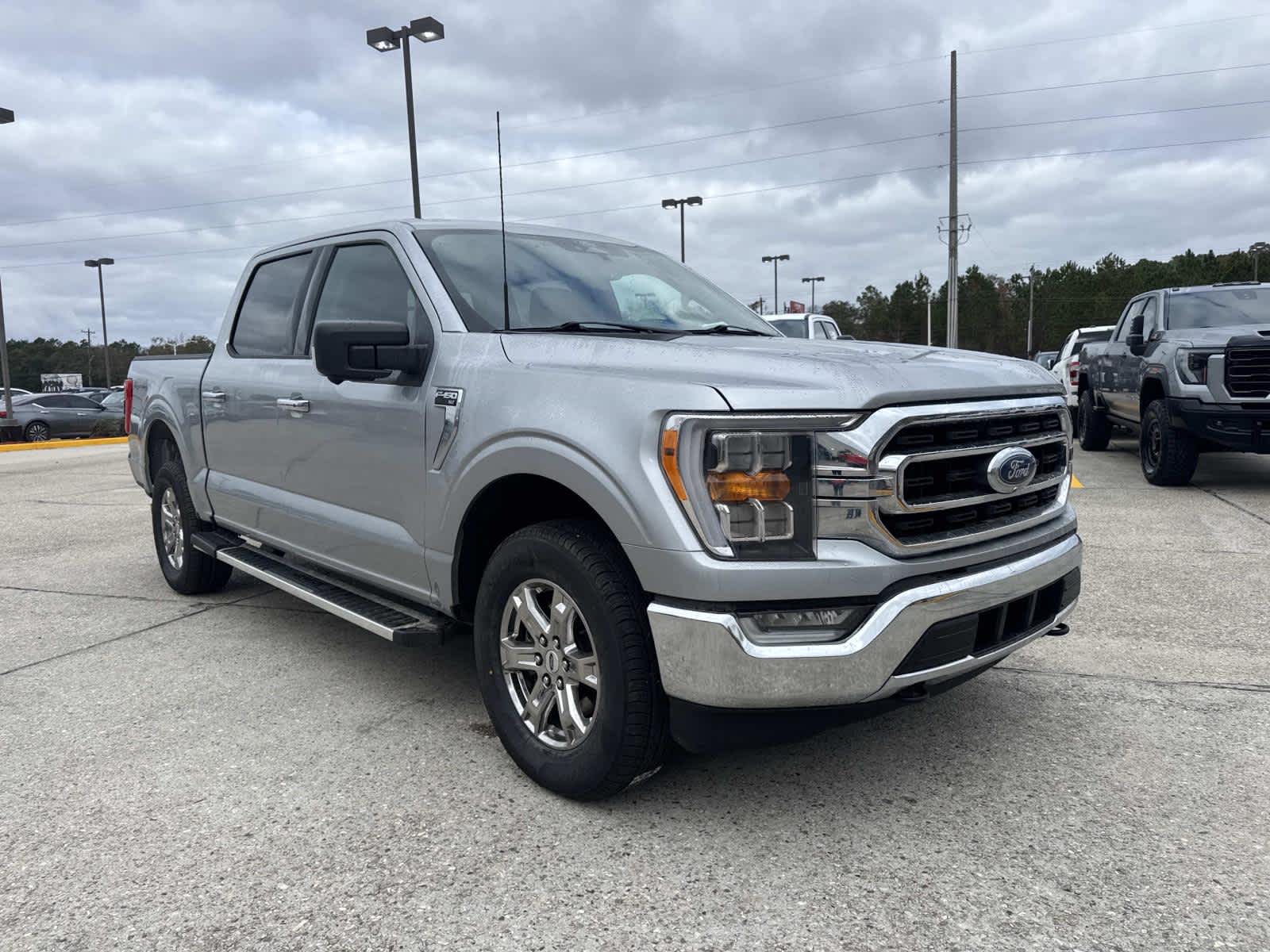 2022 Ford F-150 XLT's photo