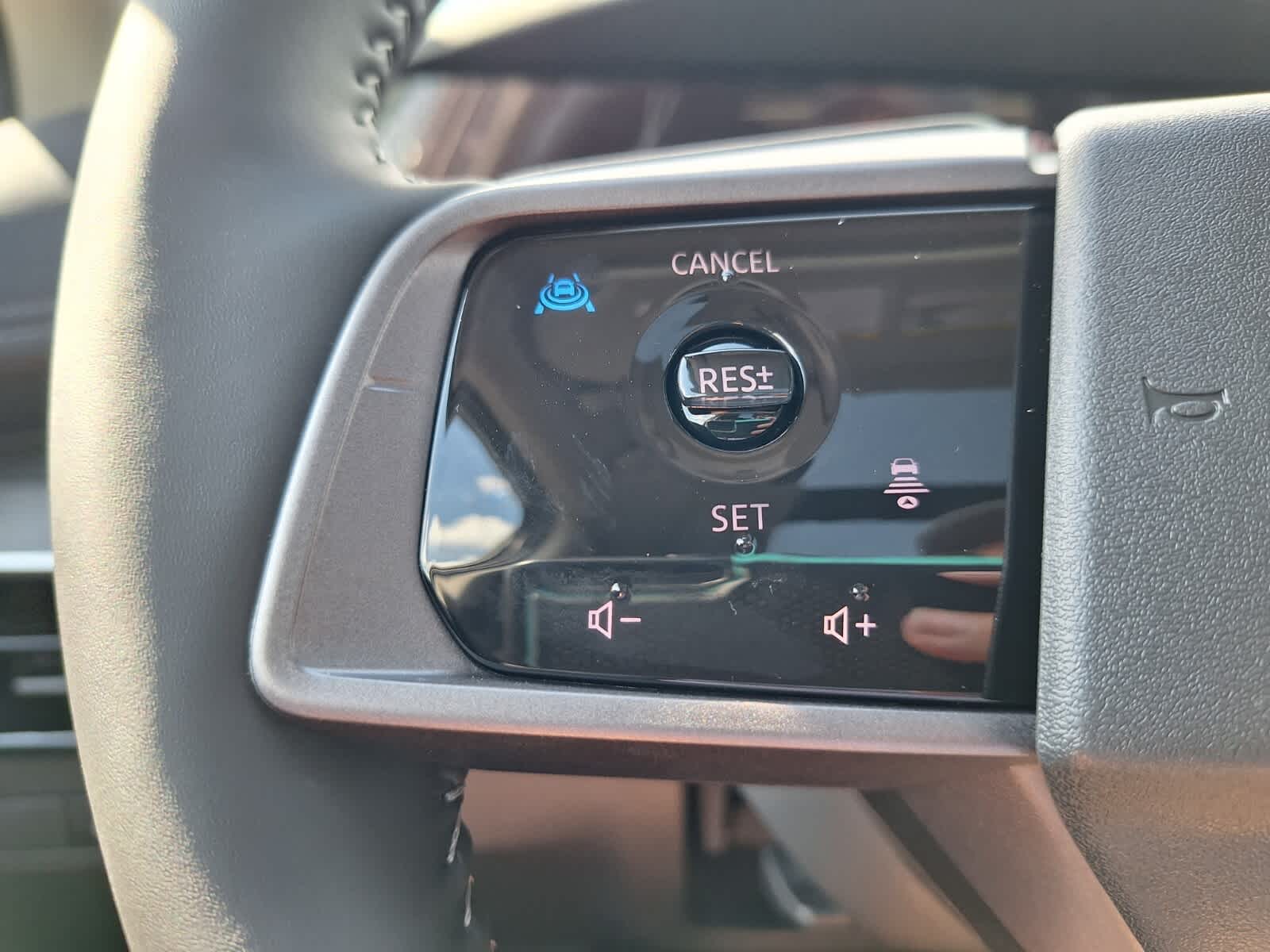2025 Nissan Murano SL photo 13