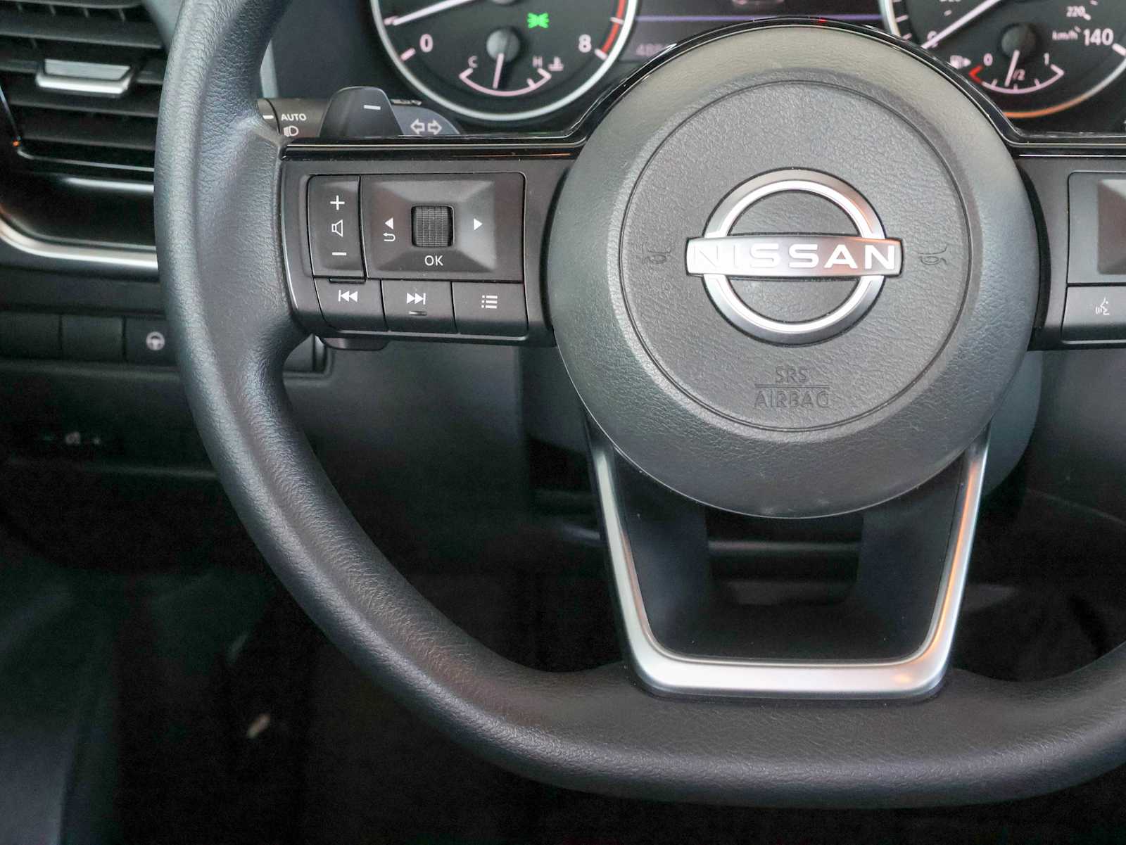 2023 Nissan Rogue SV photo 10
