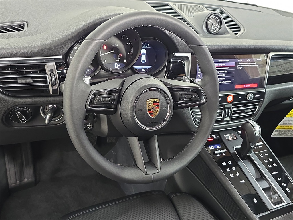 2026 Porsche Macan T photo 4