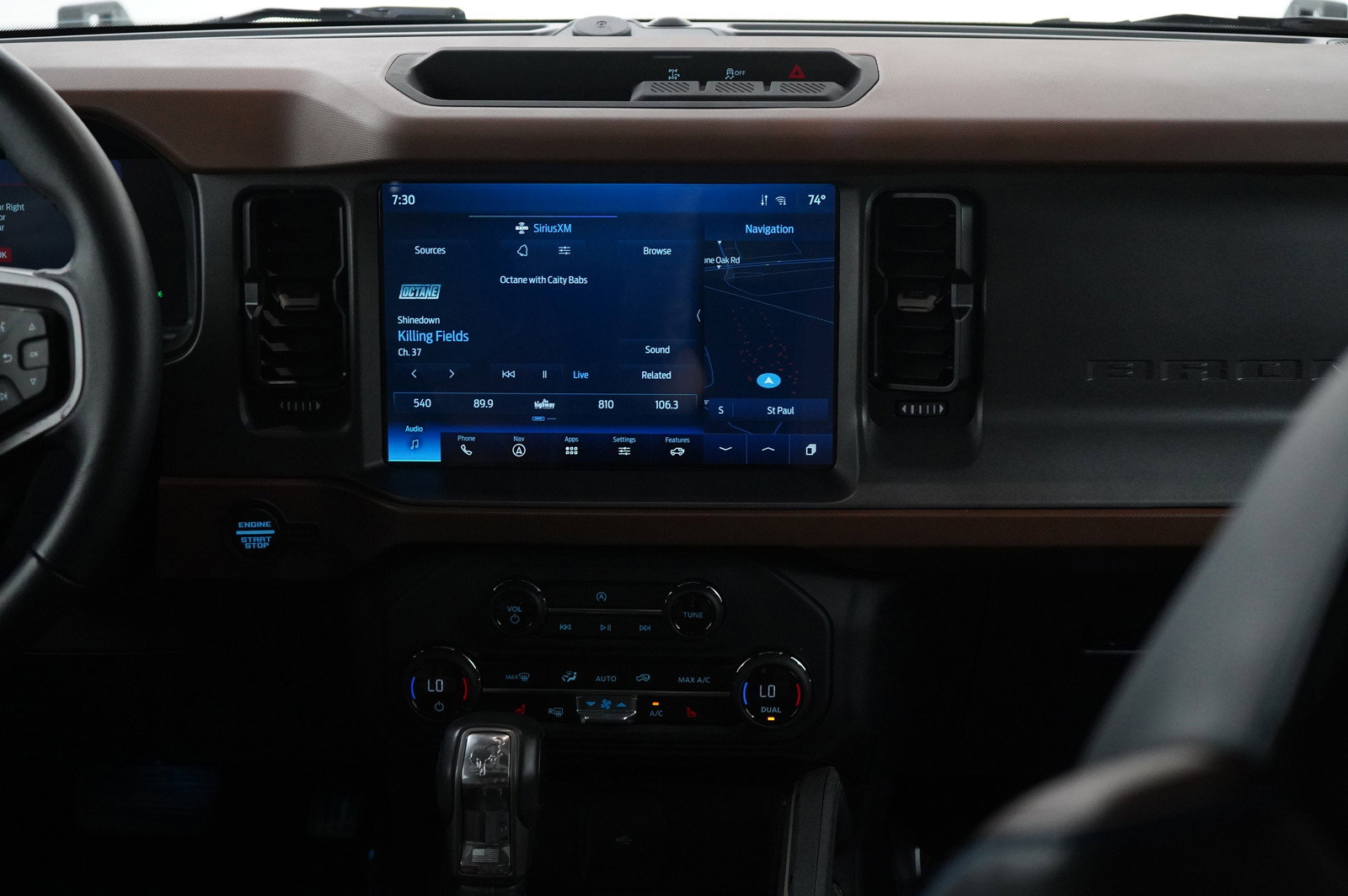 2024 Ford Bronco Outer Banks photo 13
