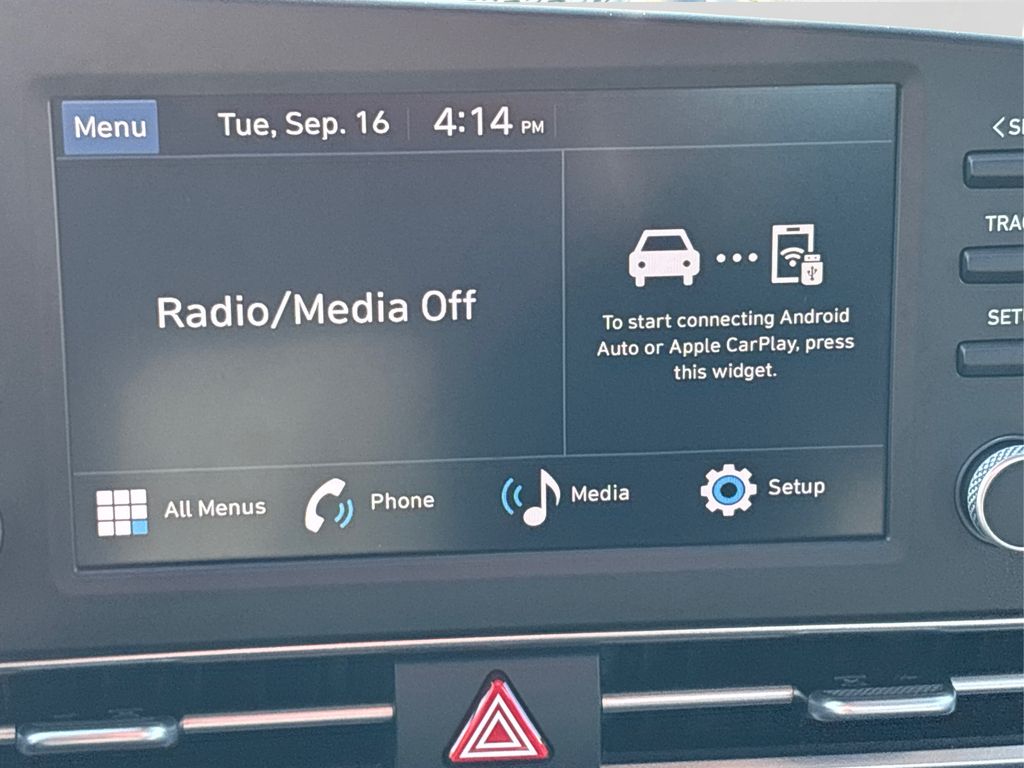 2024 Hyundai Elantra SE photo 16