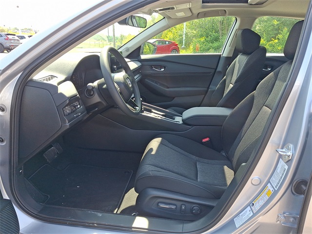 2025 Honda Accord 1.5T SE photo 9
