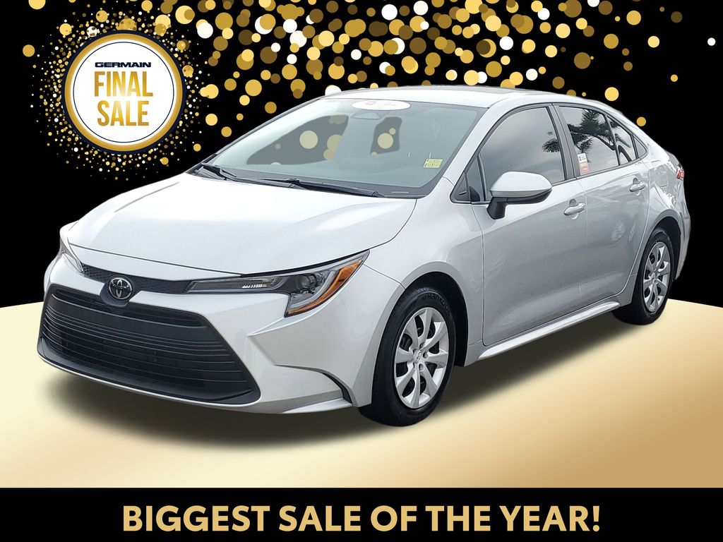 2024 Toyota Corolla LE's photo