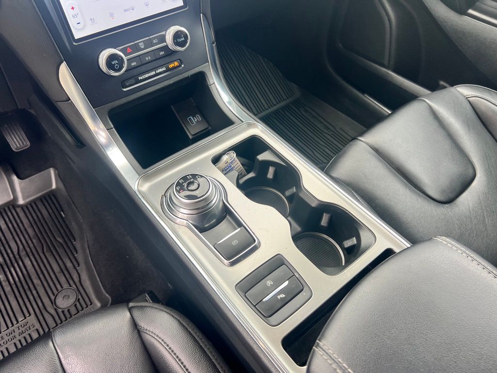 2022 Ford Edge Titanium photo 11