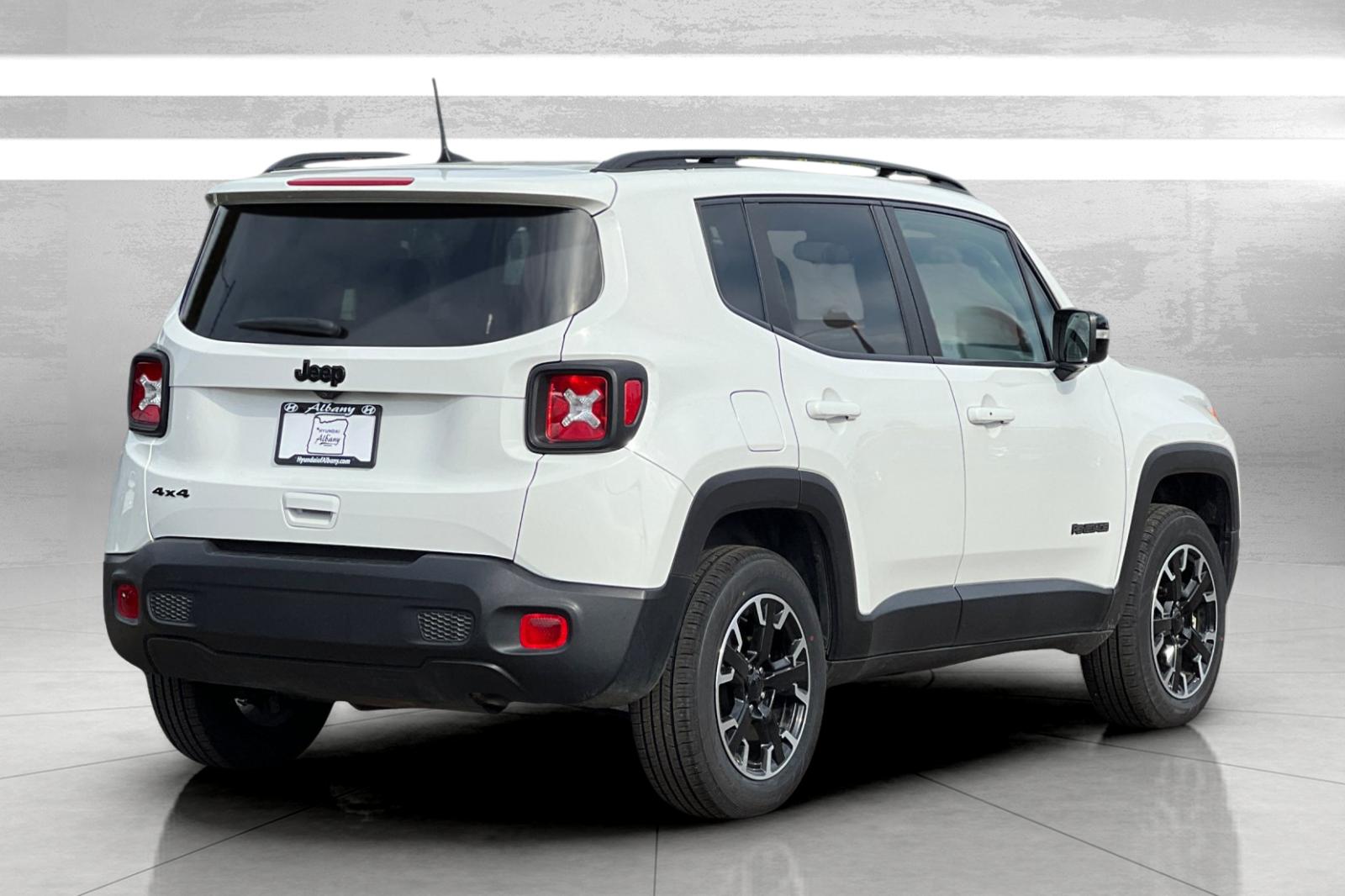 2023 Jeep Renegade Latitude Upland photo 3