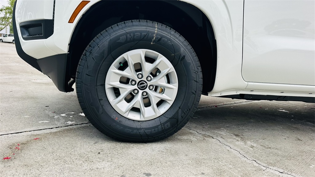 2026 Nissan Frontier S photo 9