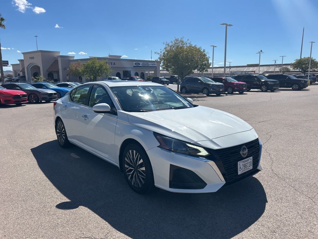 2023 Nissan Altima 2.5 SV photo 5
