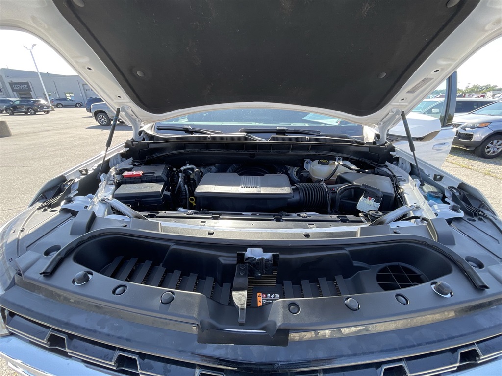 2023 Chevrolet Suburban LS photo 16