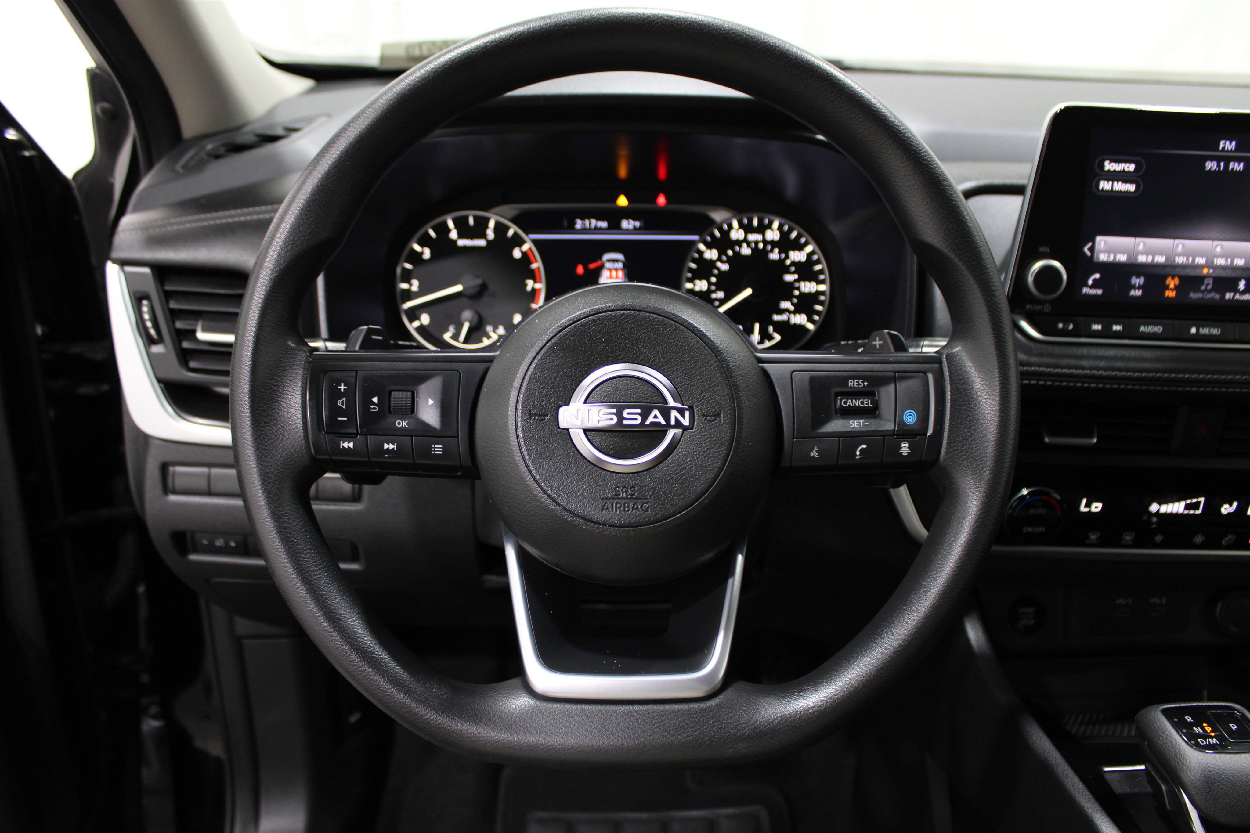 2024 Nissan Rogue SV photo 3
