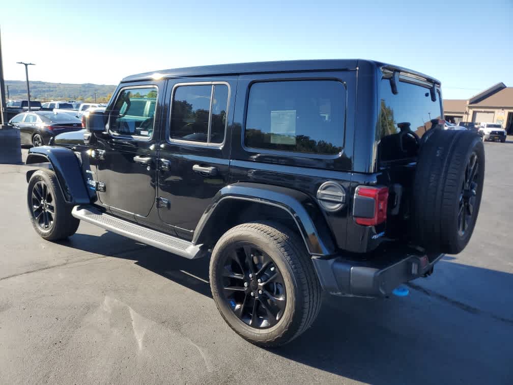 2023 Jeep Wrangler 4xe Sahara photo 3