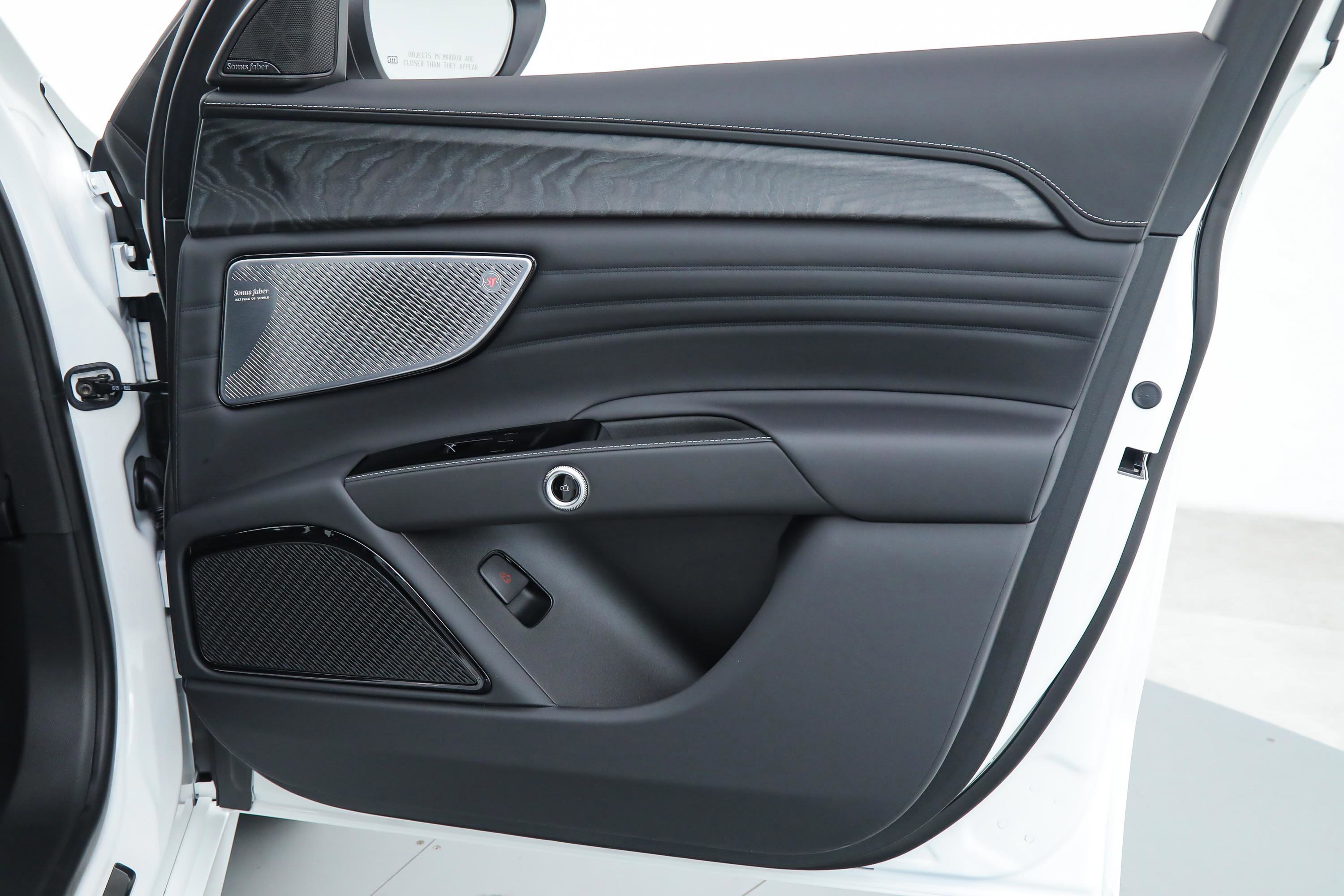 2025 Maserati Grecale photo 10