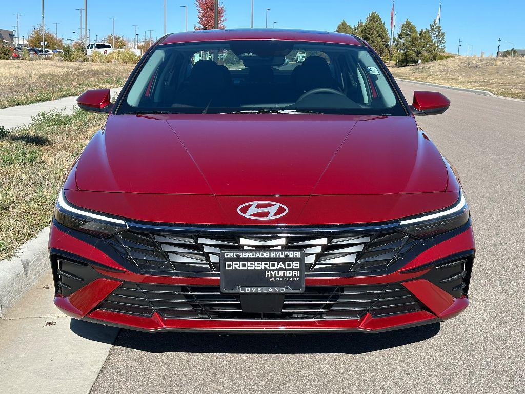 2025 Hyundai Elantra SEL Convenience photo 2