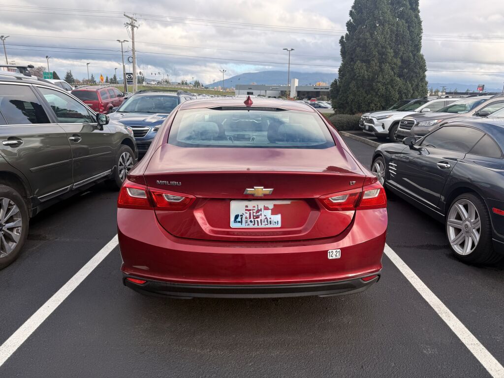 2017 Chevrolet Malibu 1LT photo 4