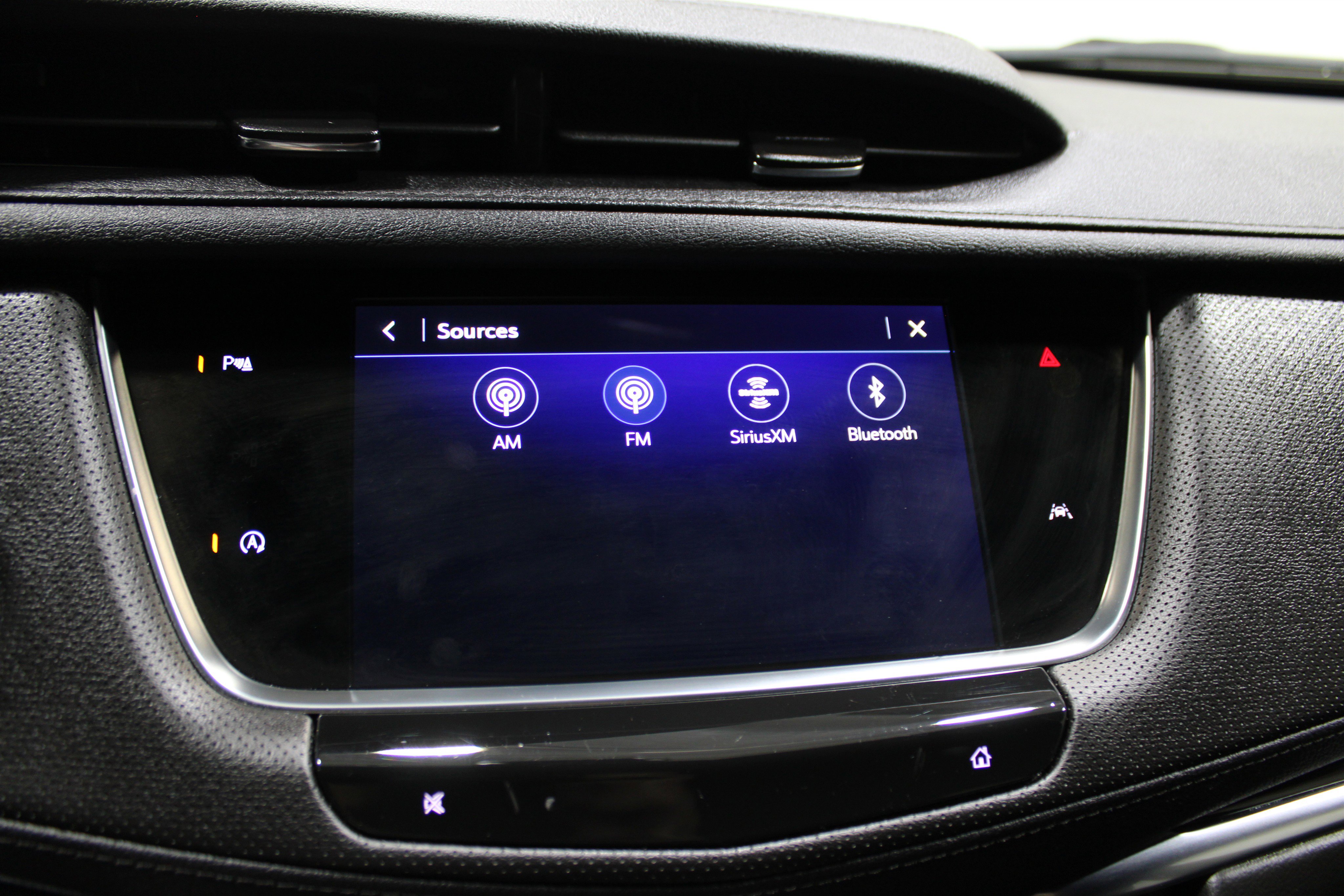 2024 Cadillac XT6 Luxury photo 3