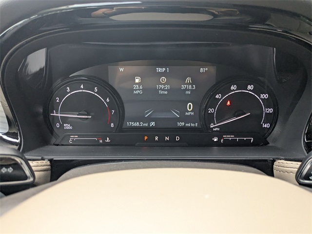 2022 Lincoln Corsair Standard photo 11