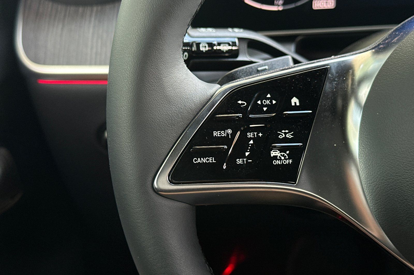 2026 Mercedes Benz GLC 300 photo 24