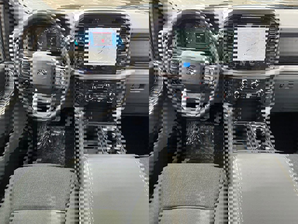 2025 Ford F-150 XLT photo 17