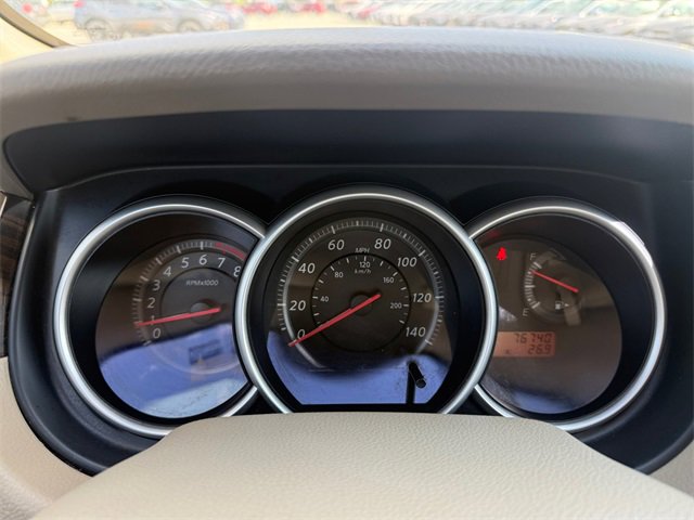 2011 Nissan Versa SL photo 2