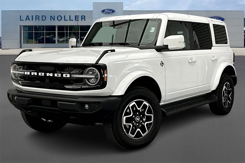 2025 Ford Bronco 4-Door Outer Banks's photo