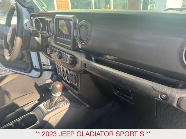 2023 Jeep Gladiator Sport photo 11