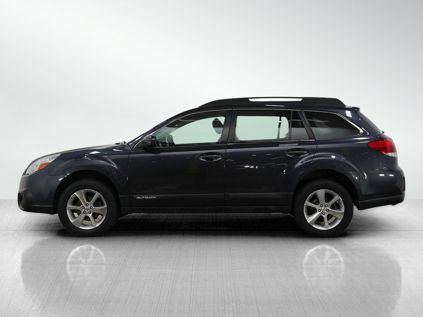 Used 2013 Subaru Outback Limited with VIN 4S4BRCJC6D3304703 for sale in Burnsville, Minnesota