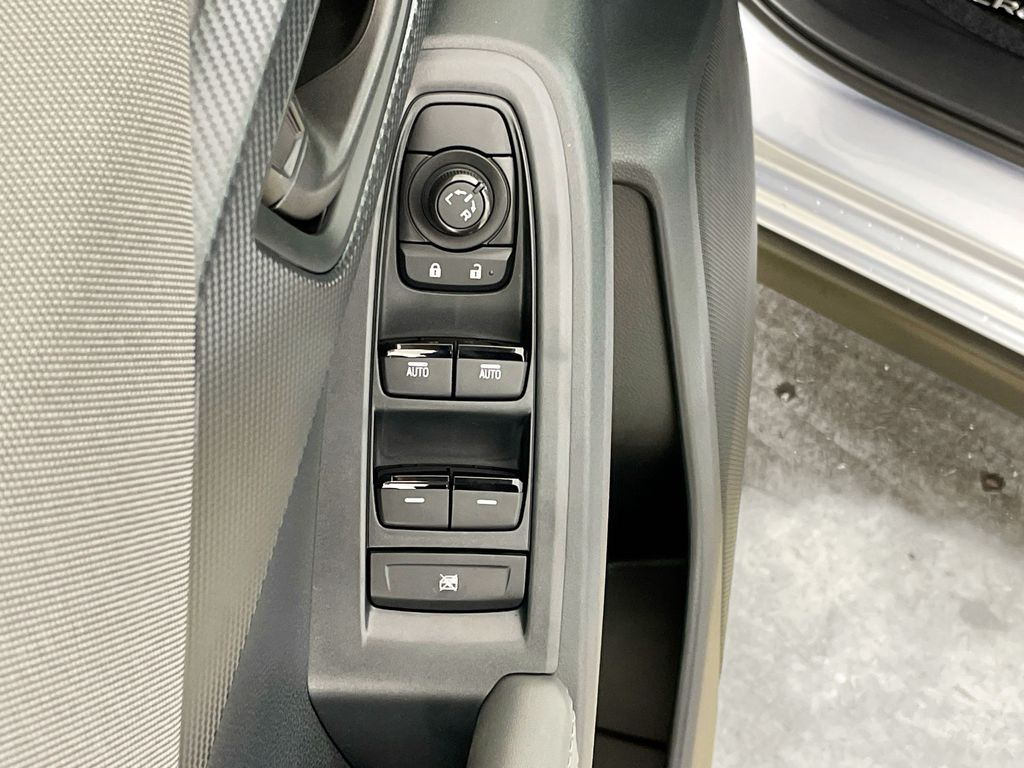 2025 Subaru Crosstrek Premium photo 18