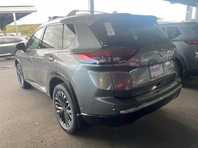 2026 Nissan Rogue Platinum photo 3