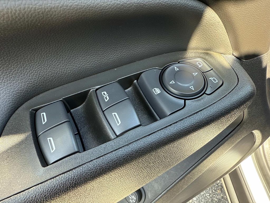 2021 Chevrolet Equinox LT photo 16