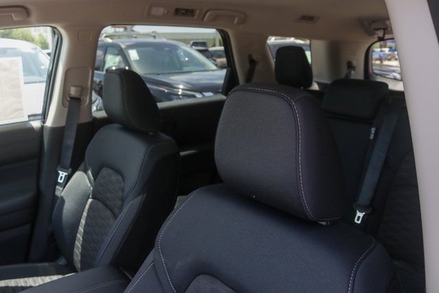 2025 Nissan Pathfinder S photo 6