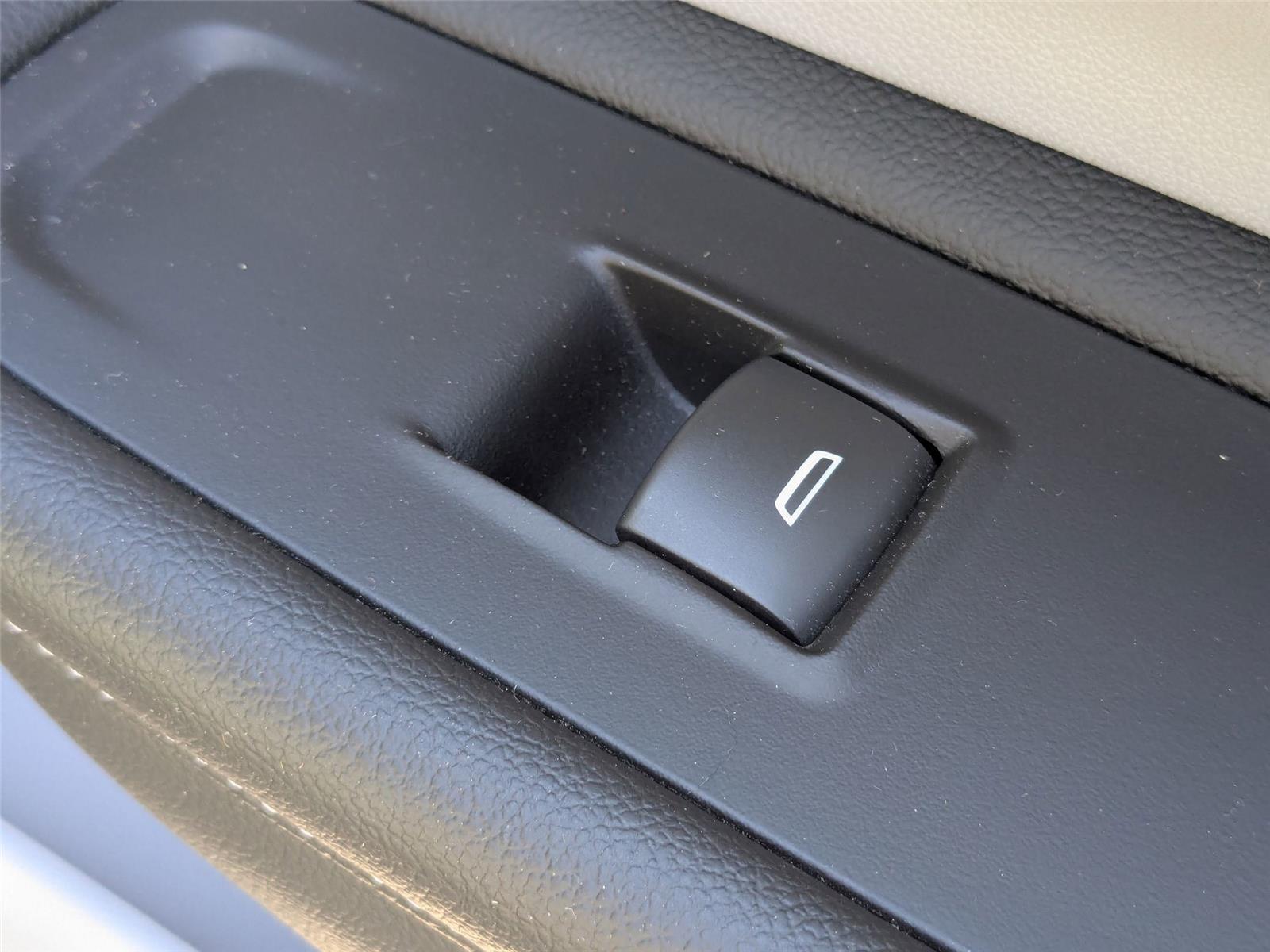 2022 Gmc Terrain SLE photo 36