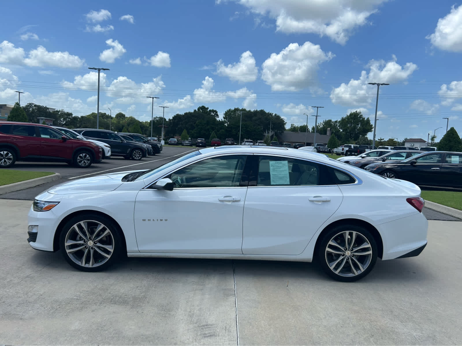 2024 Chevrolet Malibu Premier 2LT photo 3
