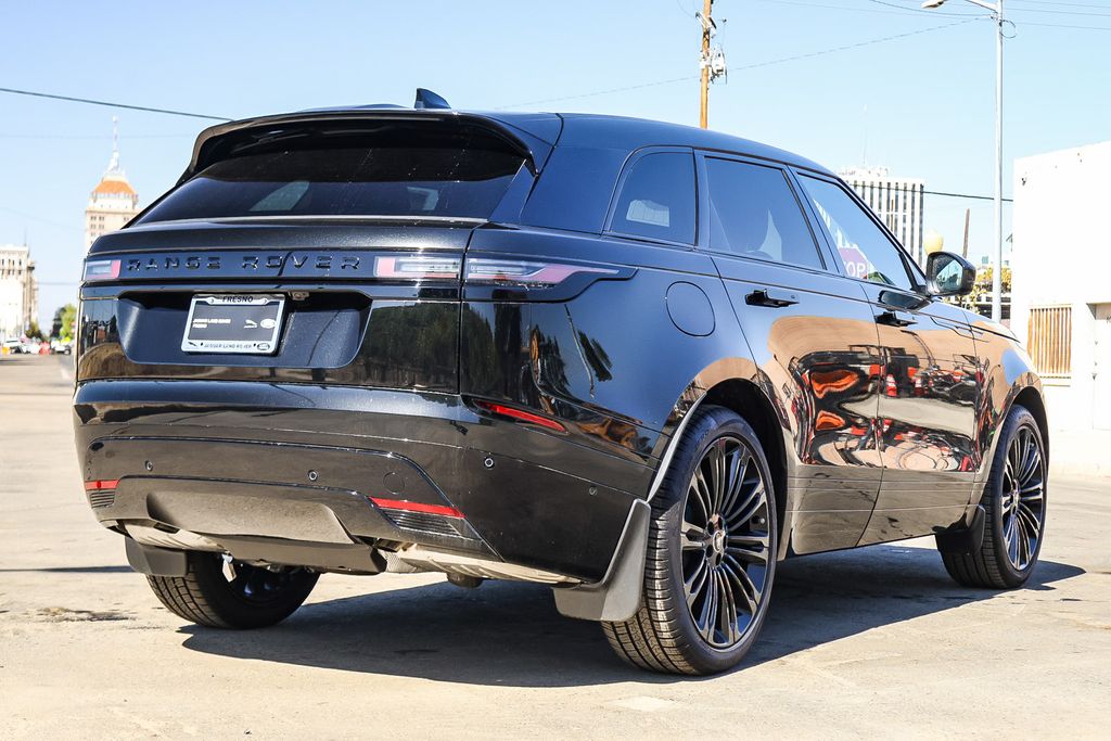 2026 Land Rover Range Rover Velar SE photo 4