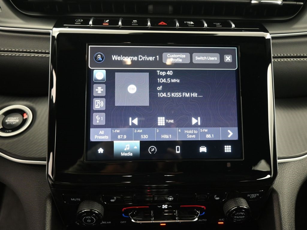 2025 Jeep Grand Cherokee Laredo X photo 2