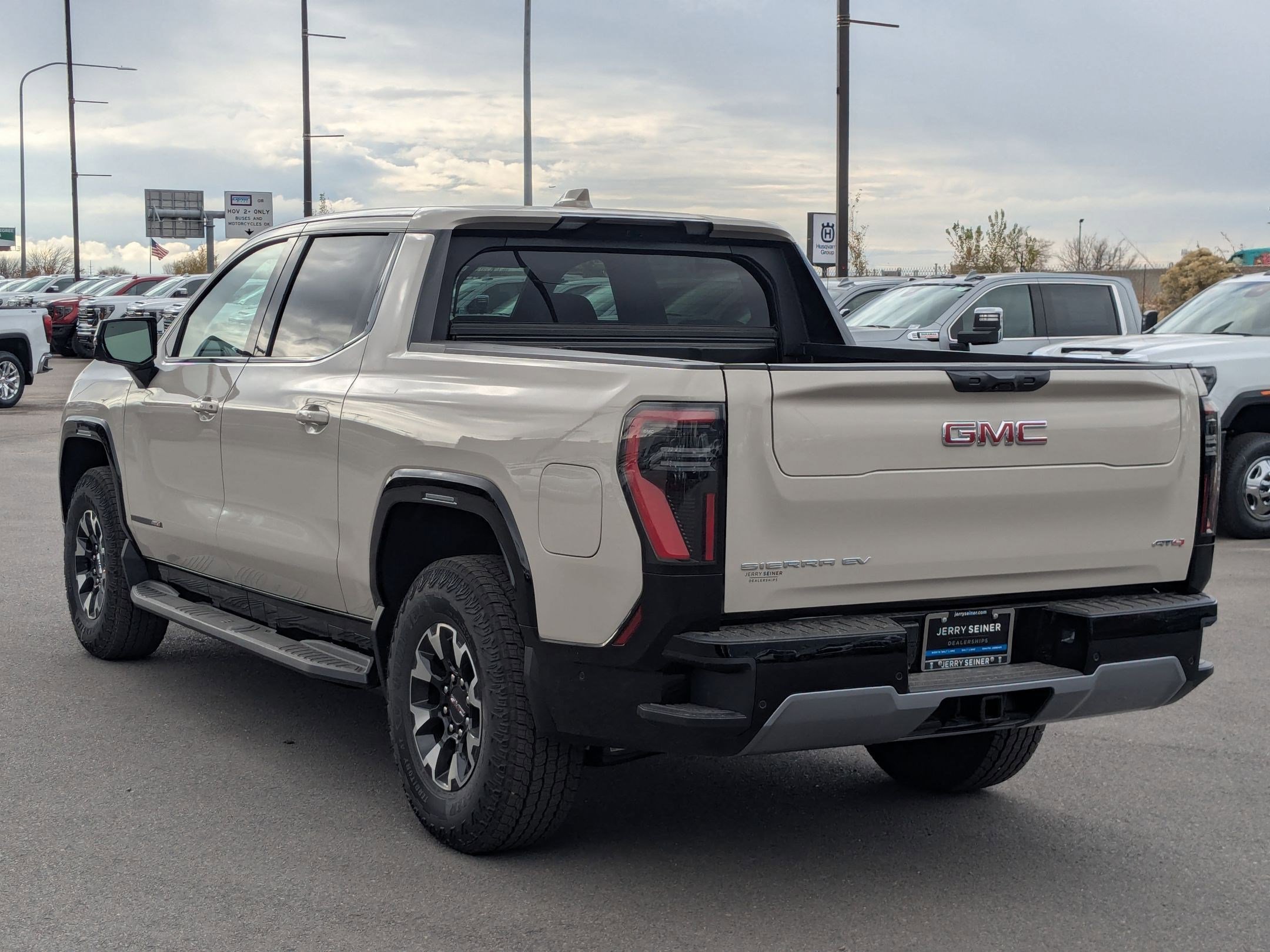 2026 Gmc Sierra EV AT4 photo 3