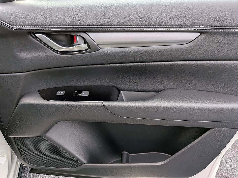 2025 Mazda CX-5 2.5 Select photo 30