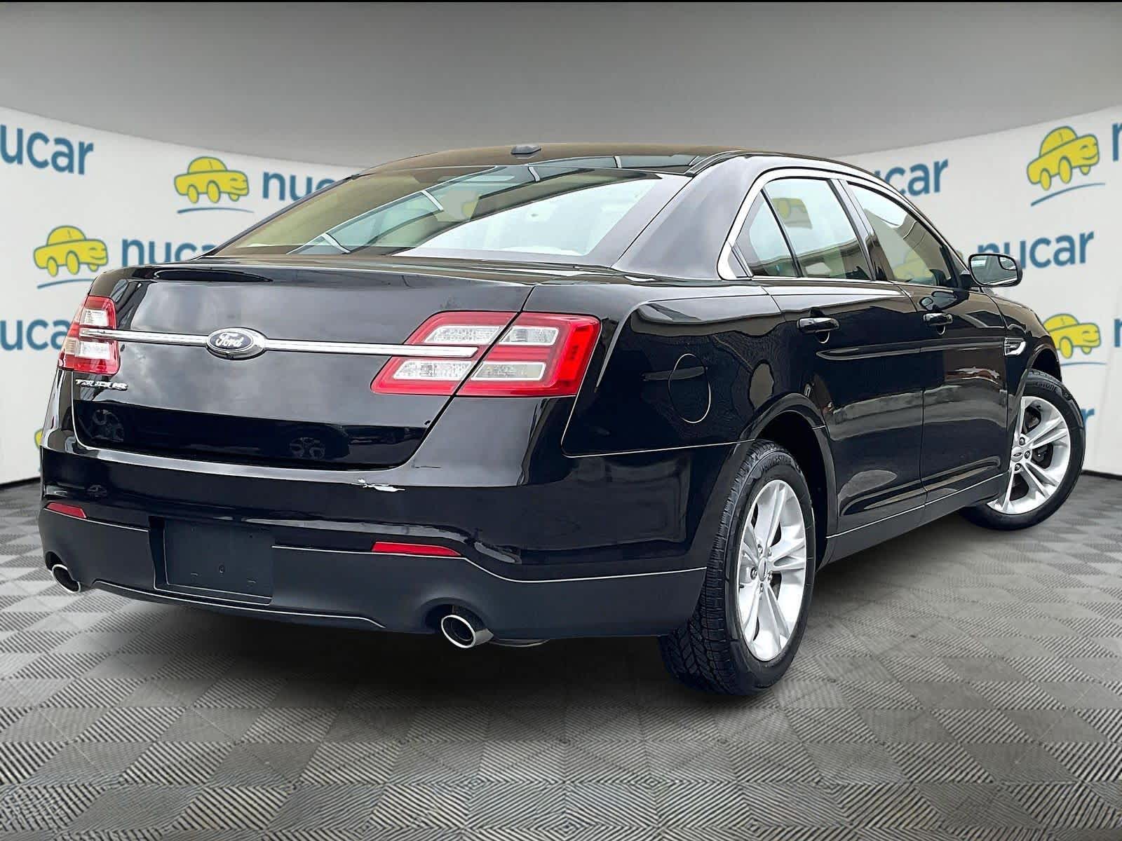 2019 Ford Taurus SE photo 3