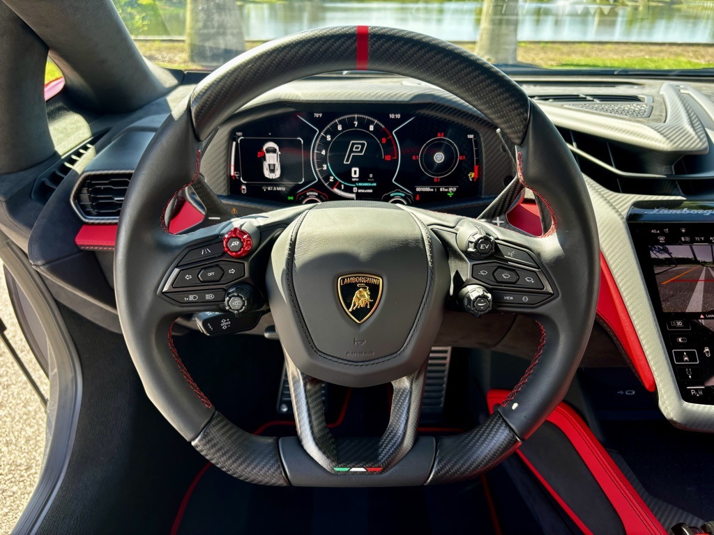 2025 Lamborghini Revuelto photo 17