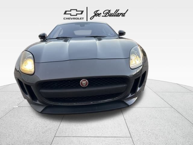 2017 Jaguar F-TYPE Premium photo 2