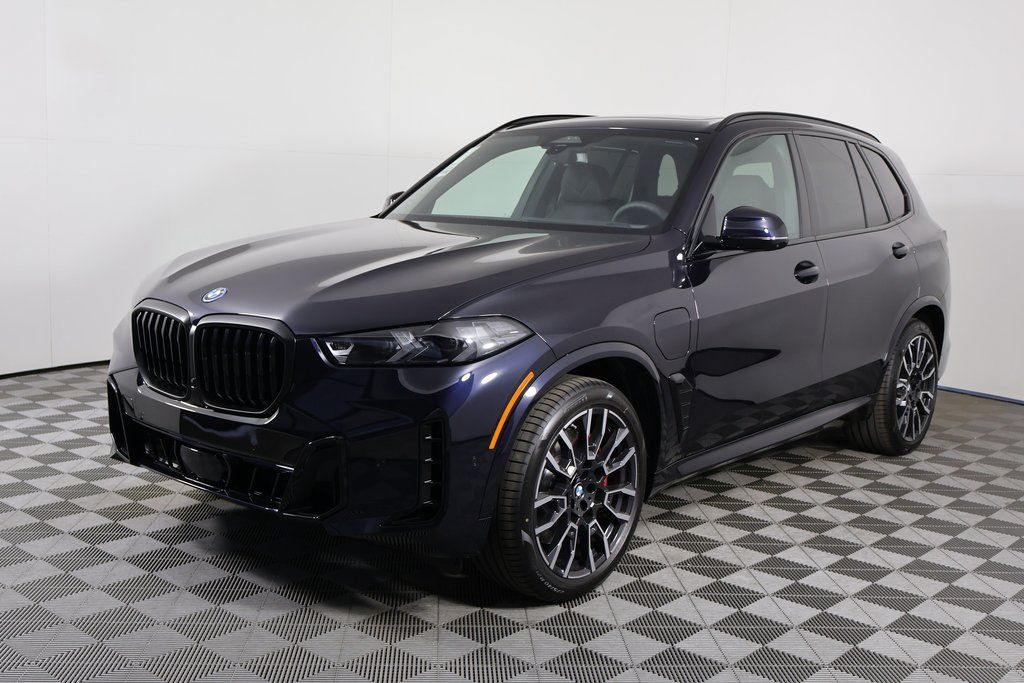2026 BMW X5 50e's photo