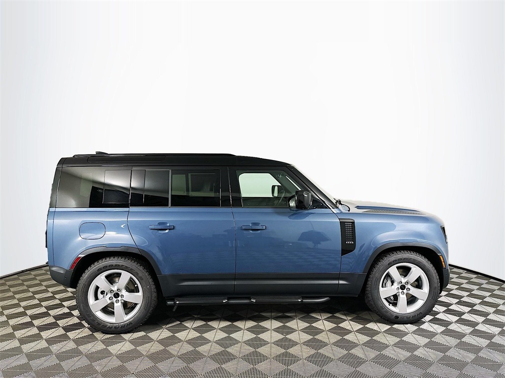 2026 Land Rover Defender 110 S photo 4