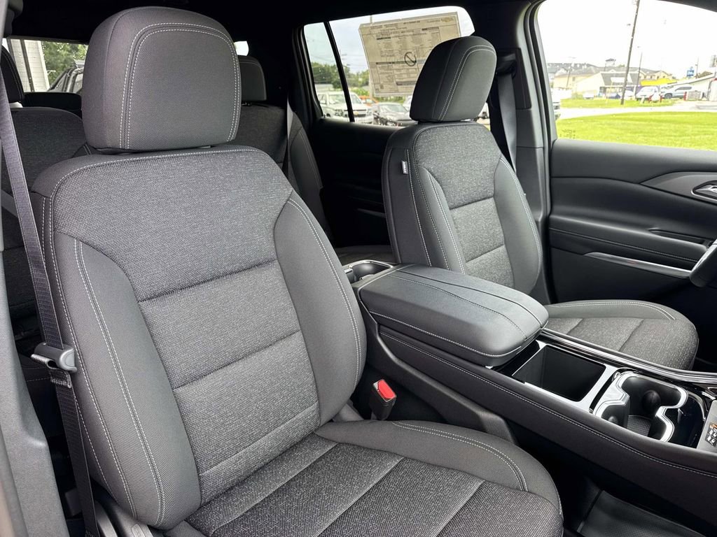 2025 Chevrolet Traverse photo 18