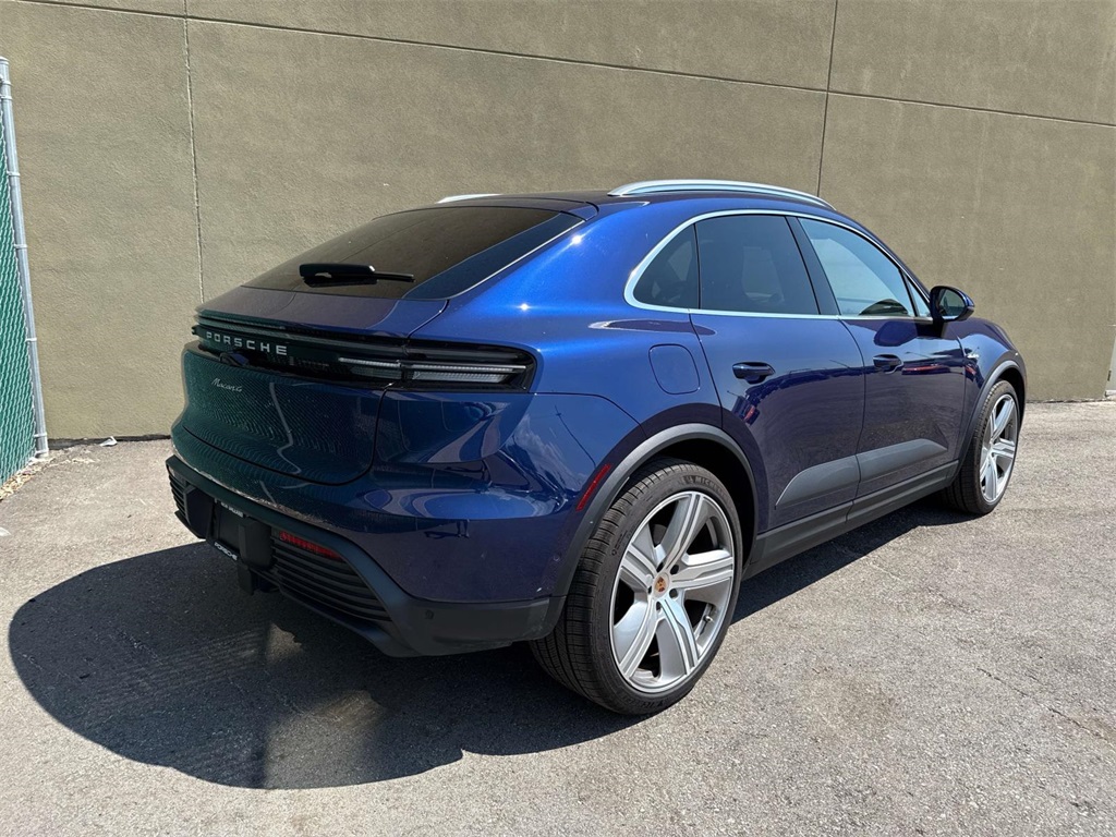 2024 Porsche Macan Electric 4 photo 11