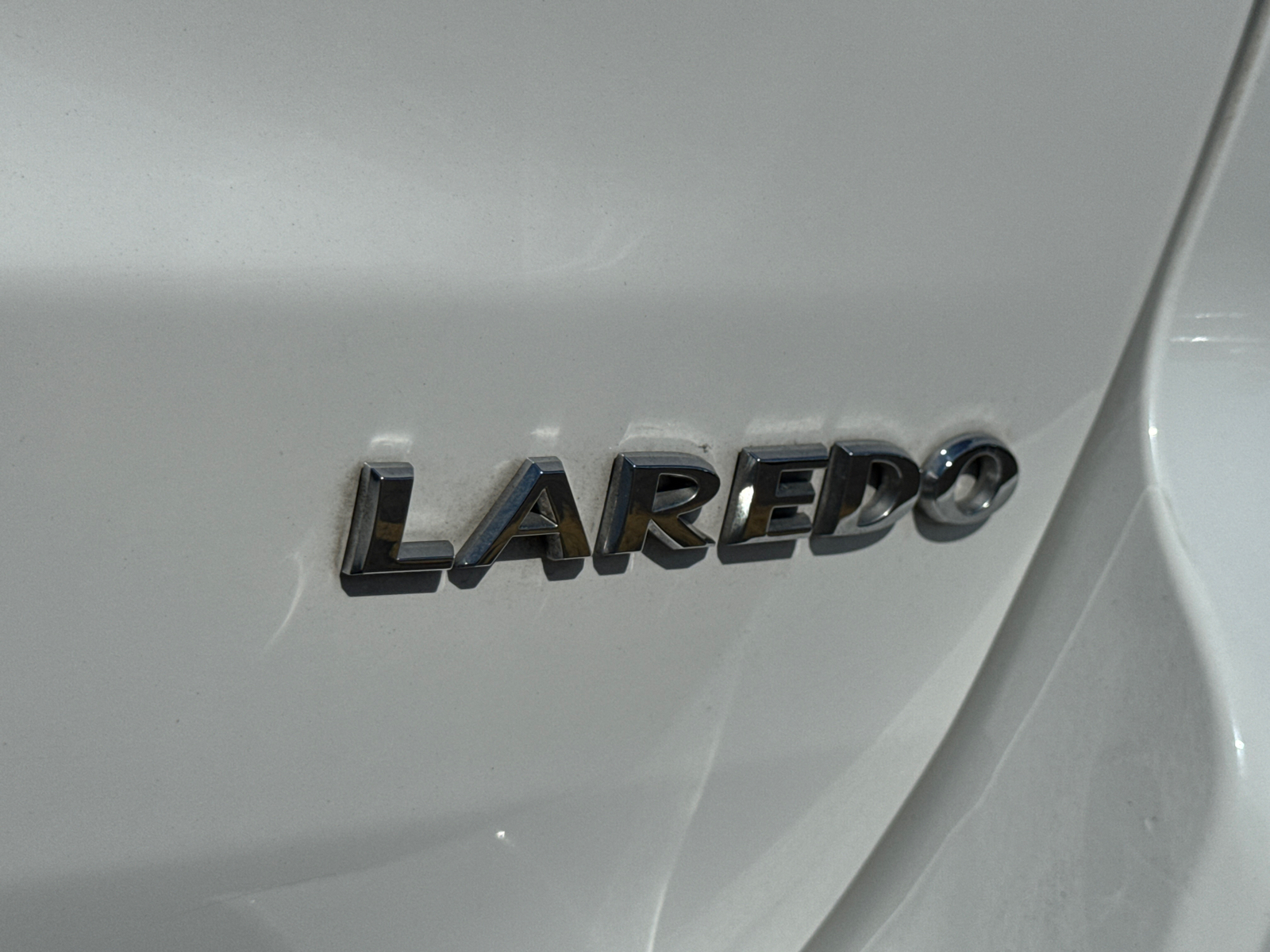 2018 Jeep Grand Cherokee Laredo photo 2