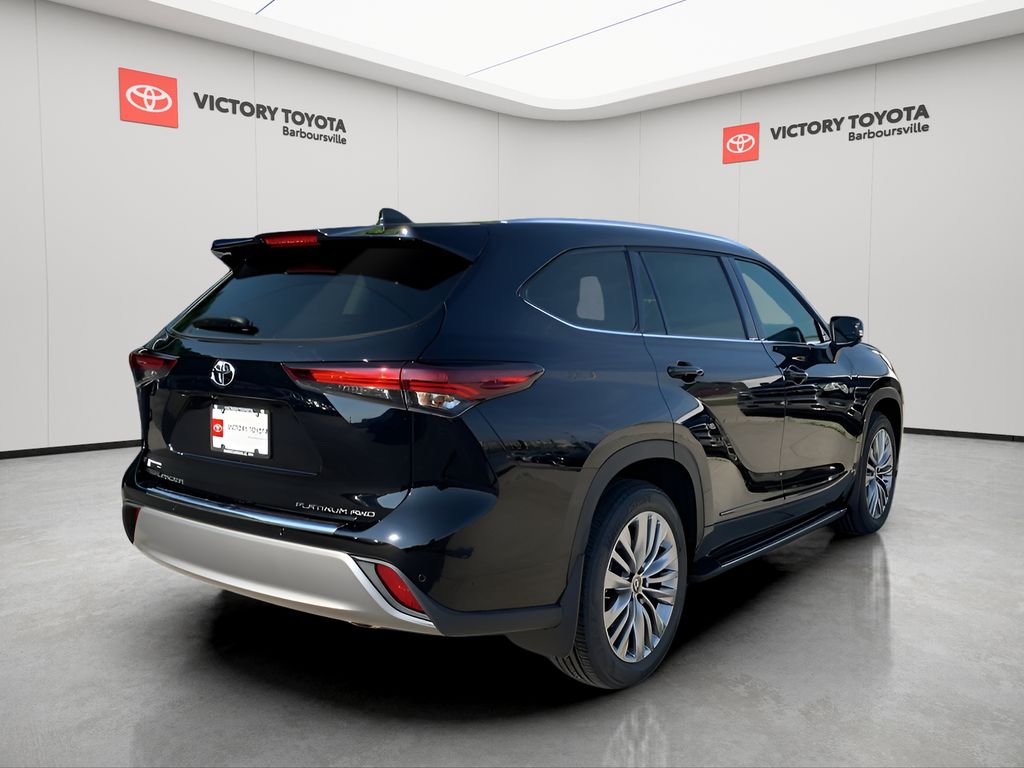 2025 Toyota Highlander Platinum photo 3