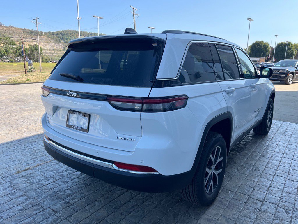 2025 Jeep Grand Cherokee Limited photo 5