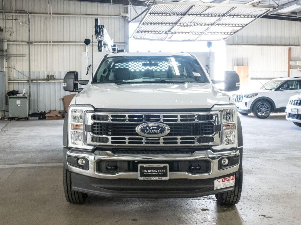 2024 Ford F-600 photo 8