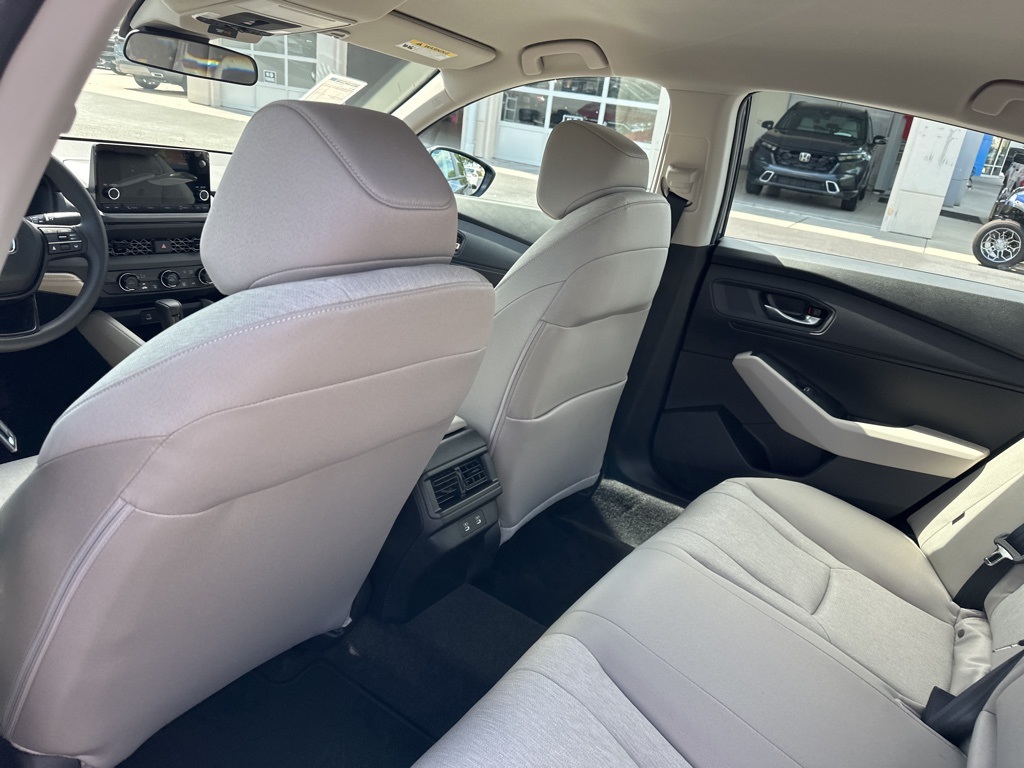 2025 Honda Accord LX photo 13