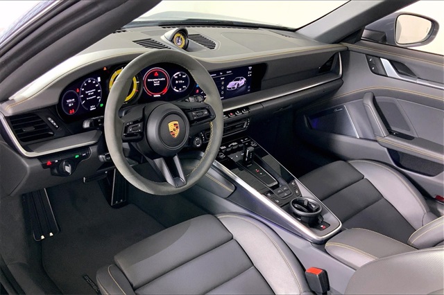 2023 Porsche 911 GTS photo 4